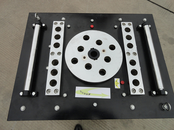 قرص العمل يتميز بأنه من سبيكة صلبة مع نطاق للصلابة من 50 إلى 55 درجة، لضمان عمر استخدام أفتراضي أطول. 