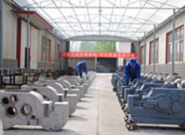 ورشة تجميع ماكينات قطع قضبان حديد التسليح